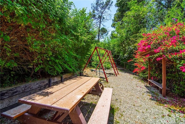 3935 Oakfield Dr, Sherman Oaks, CA 91423 - view of yard