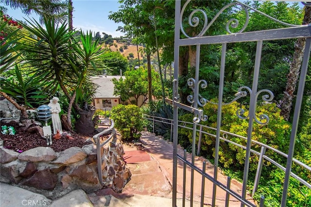 3935 Oakfield Dr, Sherman Oaks, CA 91423 - view of patio / terrace