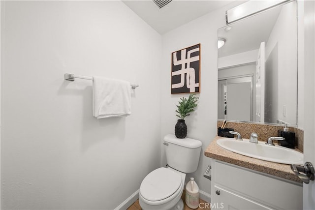 879 Michigan Blvd Unit B, Pasadena, CA 91107 - half bath with toilet, vanity, and baseboards