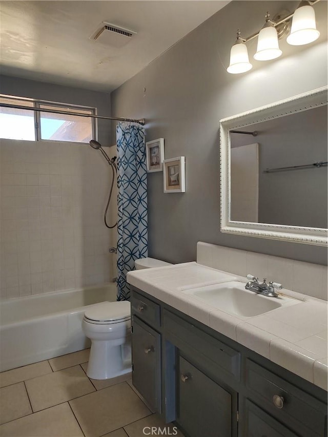 7870 Hopi Trl, Yucca Valley, CA 92284 - full bathroom featuring vanity, shower / tub combo, and tile patterned floors
