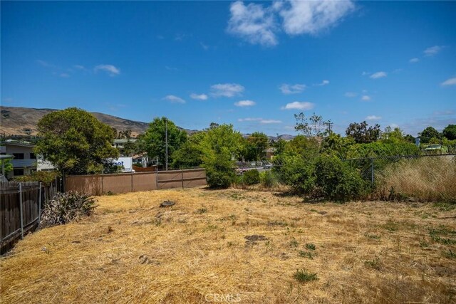3143 Rockview Pl, San Luis Obispo, CA 93401 - view of yard with a mountain view