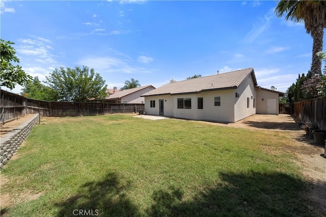26577 Trumble Rd, Menifee, CA 92585 - fenced backyard featuring a patio