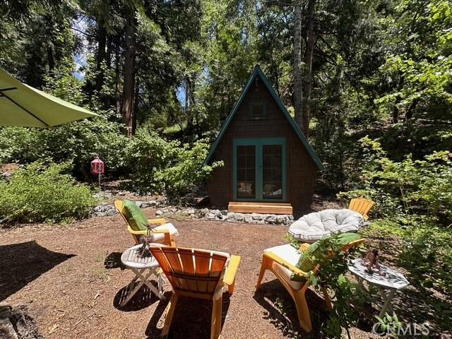 41141 Oak Dr, Forest Falls, CA 92339 - view of yard featuring an outdoor structure