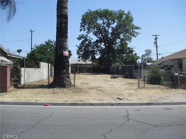225 E 5th St, Bakersfield, CA 93307