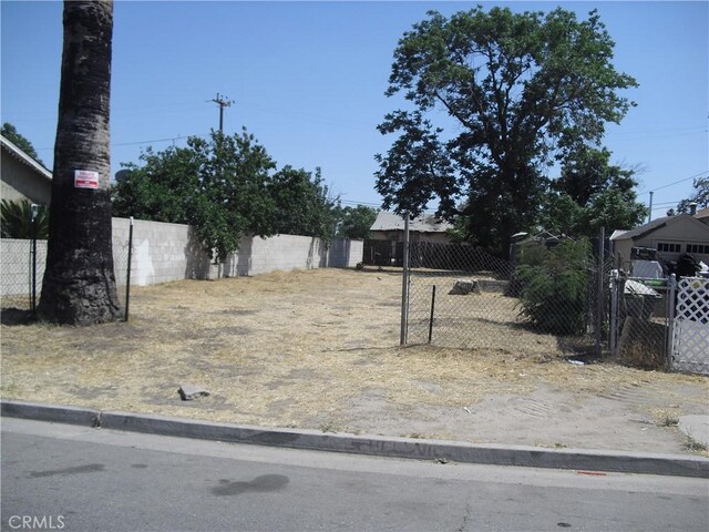 225 E 5th St, Bakersfield, CA 93307