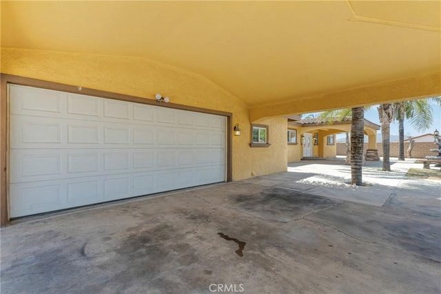 5071 Bushnell Ave, Riverside, CA 92505 - garage featuring concrete driveway