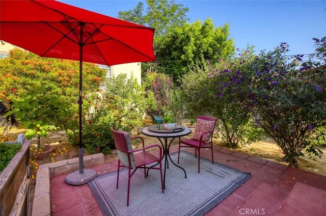 1321 Virginia Ave, Glendale, CA 91202 - view of patio featuring outdoor dining area