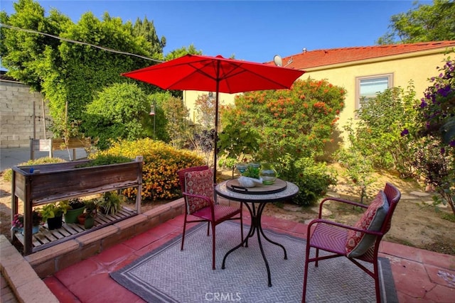 1321 Virginia Ave, Glendale, CA 91202 - view of patio with outdoor dining area