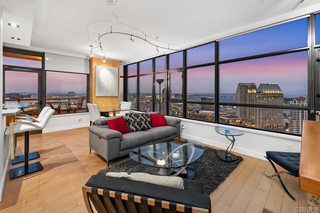 700 W E St Unit 3505, San Diego, CA 92101 - photo 1
