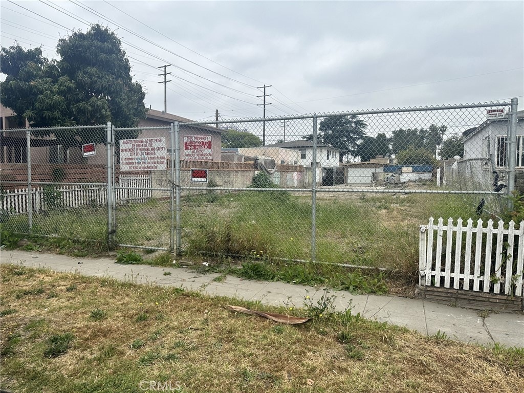 854 E 87th St, Los Angeles, CA 90002