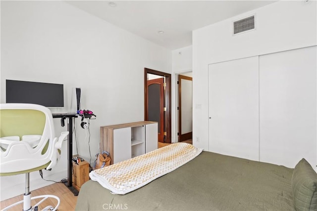 460 S Spring St Unit 613, Los Angeles, CA 90013 - bedroom featuring a closet