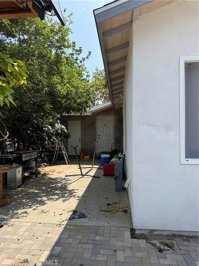 6867 Weaver St, Riverside, CA 92504 - view of patio / terrace