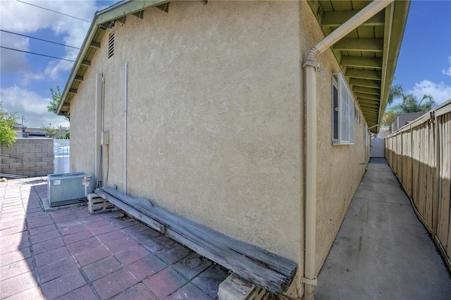 507 W La Jolla St, Placentia, CA 92870 - view of side of property with stucco siding and a patio area