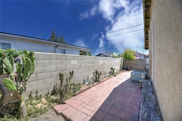 507 W La Jolla St, Placentia, CA 92870 - fenced backyard with a patio