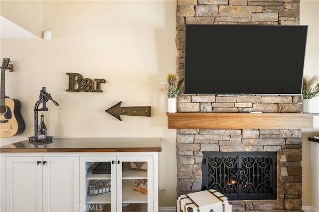 6021 Saddletree Ln, Yorba Linda, CA 92886 - detailed view of a stone fireplace