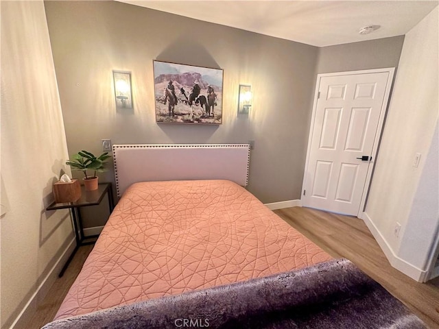 795 Donatello Dr, Corona, CA 92882 - bedroom with wood finished floors and baseboards
