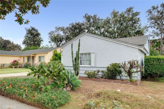 1206 W 187th Pl, Gardena, CA 90248 - view of front of home with stucco siding and a front lawn