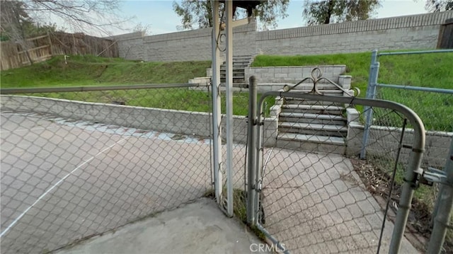 2605 Auburn Ct, Bakersfield, CA 93306 - exterior space