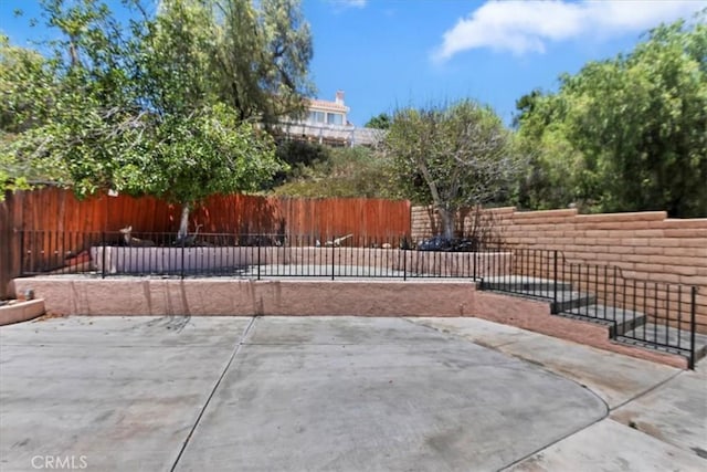 2285 Arabian Way, Corona, CA 92879 - view of patio / terrace