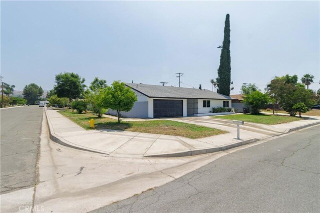 25411 Cottage Ave, Loma Linda, CA 92354 - ranch-style house featuring driveway and a garage