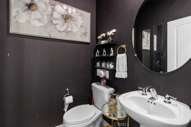 1023 Barberry Ln, Calimesa, CA 92320 - half bathroom featuring a sink and toilet