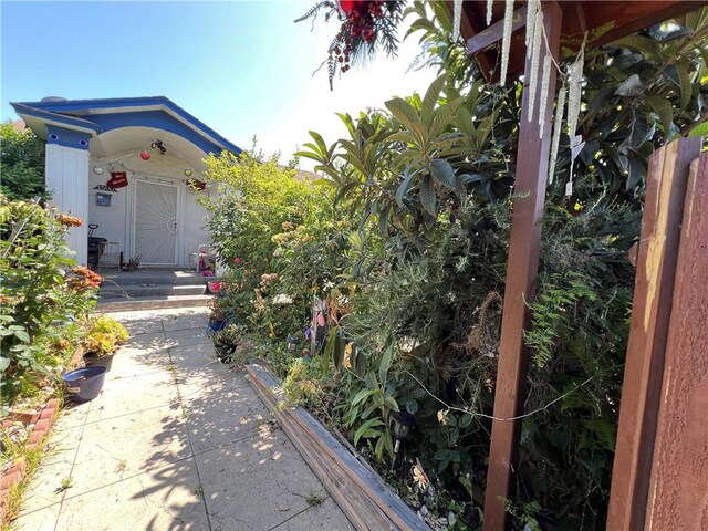 1500 W 52nd, Los Angeles, CA 90062 - photo 2
