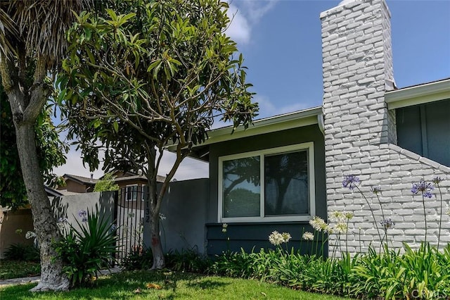17132 Emerald Ln, Huntington Beach, CA 92647 - view of home's exterior