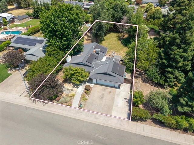 3030 Silverbell Rd, Chico, CA 95973 - view from above of property featuring property boundaries highlighted and a pool