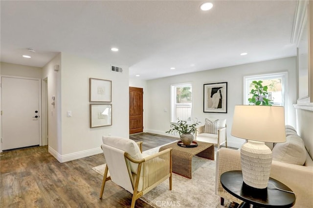 55 Fairfield, Lake Forest, CA 92610 - living area with wood finished floors and recessed lighting