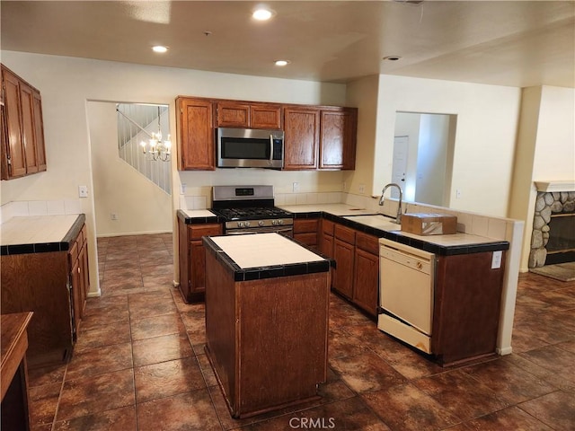 16471 Applegate Dr, Fontana, CA 92337 - photo 16