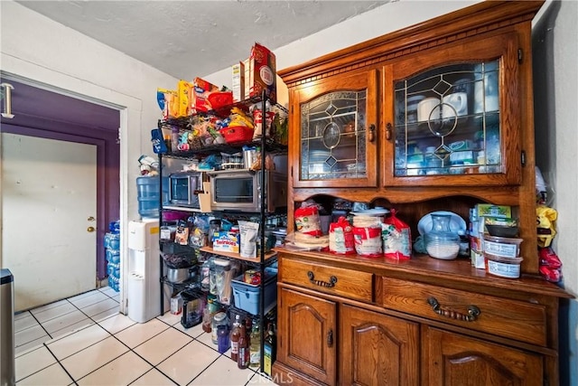 633 E 136th St, Los Angeles, CA 90059 - view of pantry