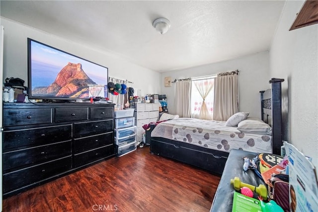 633 E 136th St, Los Angeles, CA 90059 - bedroom featuring wood finished floors