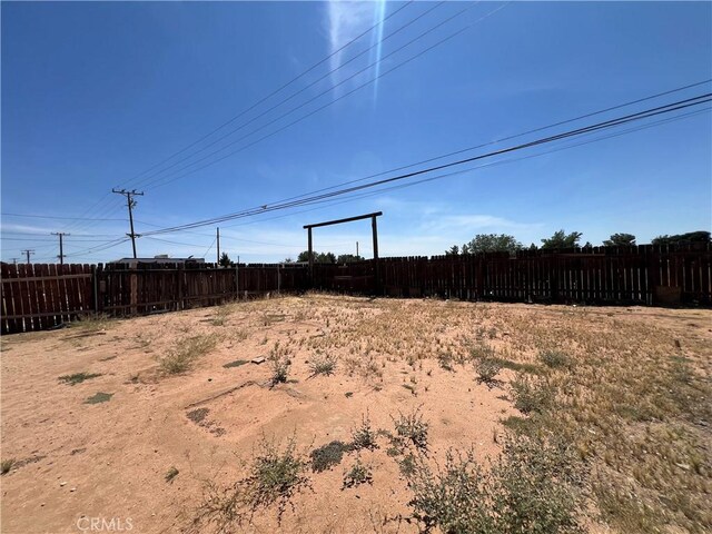 14726 Osage Rd, Apple Valley, CA 92307 - view of yard