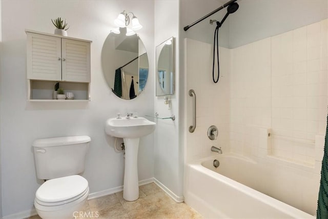 26426 Arboretum Way Unit 806, Murrieta, CA 92563 - full bathroom with toilet, shower / bathtub combination with curtain, and baseboards