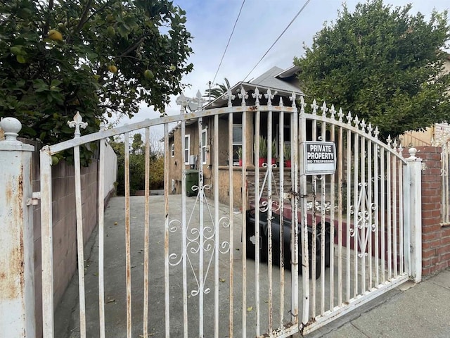 425 N Westlake Ave, Los Angeles, CA 90026 - view of gate