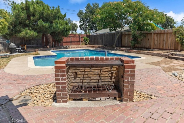 3760 Fielding Cir, Sacramento, CA 95826 - view of swimming pool with a fenced backyard and a patio area