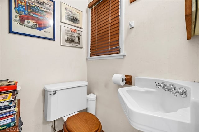 3095 Casitas Ave, Altadena, CA 91001 - bathroom featuring a sink and toilet