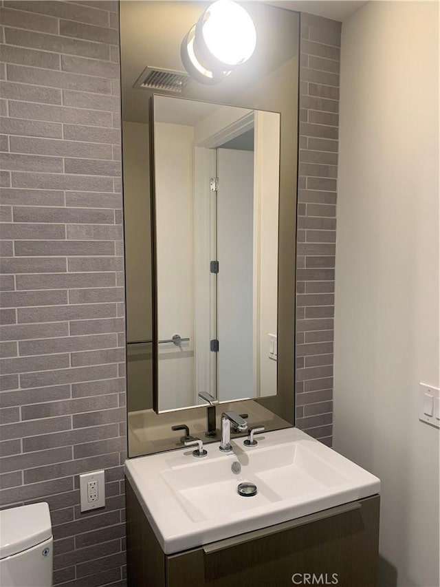 889 Francisco St Unit 2601, Los Angeles, CA 90017 - bathroom featuring toilet and vanity