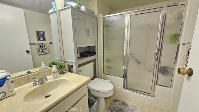 24055 Paseo Del Lago Unit 1012, Laguna Woods, CA 92637 - full bath with vanity, toilet, and combined bath / shower with glass door