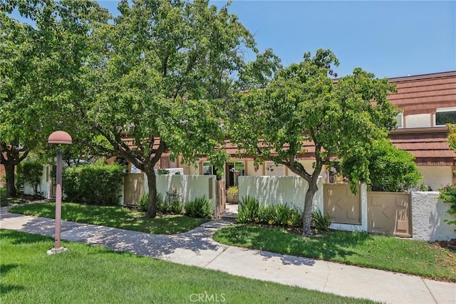 10161 Larwin Ave Unit 3, Chatsworth, CA 91311 - view of front of home featuring stucco siding