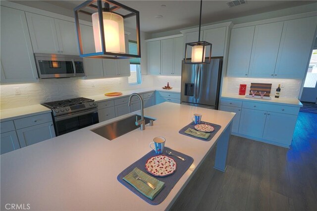 28706 Wildflower Ter, Castaic, CA 91384 - photo 8