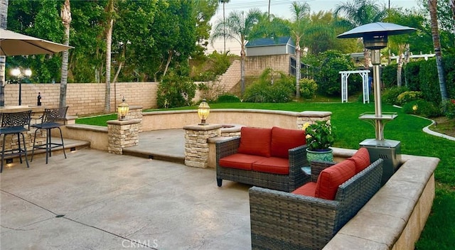178 Grapevine Dr, Corona, CA 92882 - view of patio with an outdoor hangout area