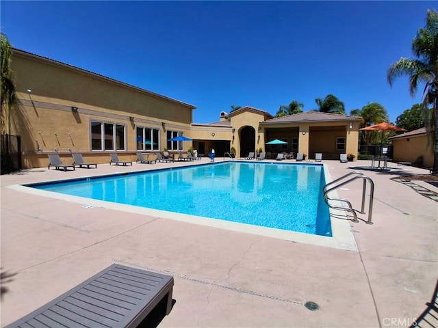 41410 Juniper St Unit 1513, Murrieta, CA 92562 - community pool with a patio area