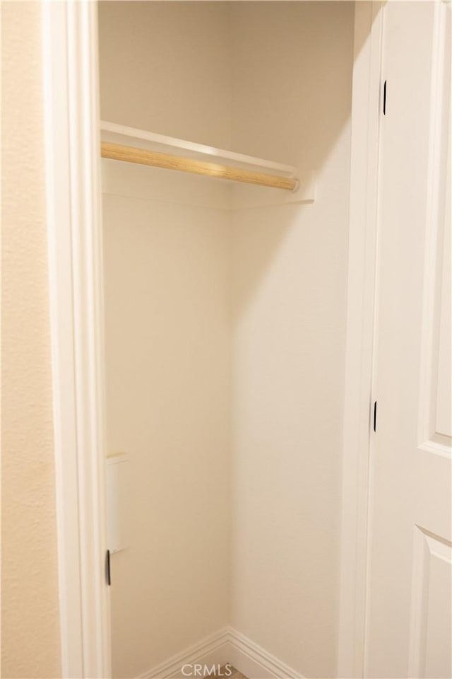15640 Cheyenne Rd, Apple Valley, CA 92307 - view of closet