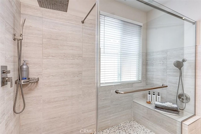 40365 Trenton Ct, Temecula, CA 92591 - bathroom featuring a tile shower