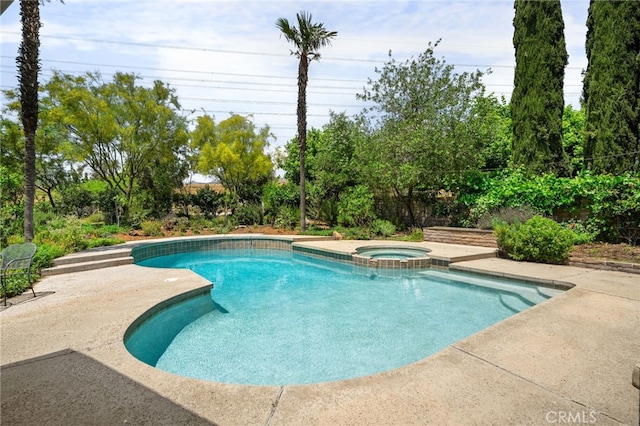4527 Mockingbird Ln, Banning, CA 92220 - view of pool with a pool with connected hot tub and a patio