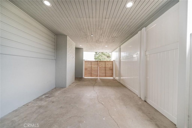 6622 Mitad Ct, San Bernardino, CA 92404 - view of patio / terrace