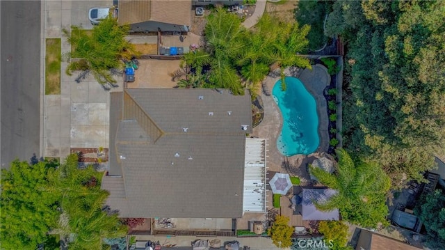 1122 Moonbeam Way, Turlock, CA 95382 - bird's eye view of a pool