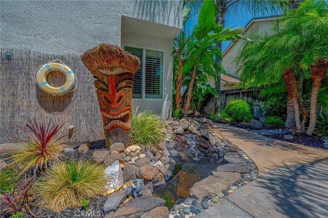 1122 Moonbeam Way, Turlock, CA 95382 - exterior view of stucco siding