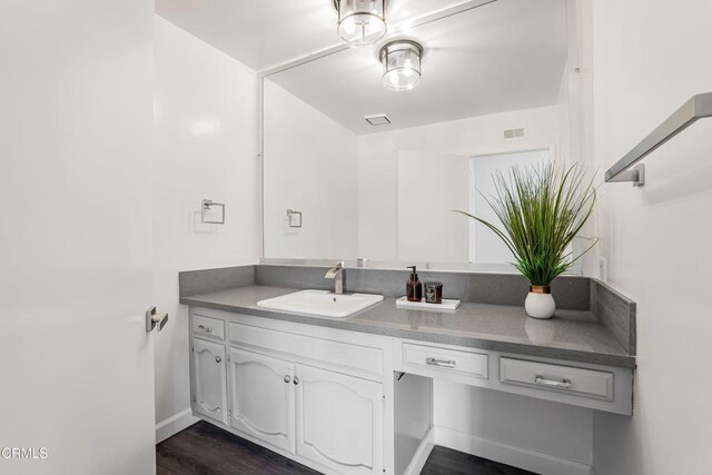 22769 Macfarlane Dr, Woodland Hills, CA 91364 - photo 25